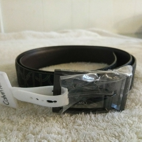 CALVIN KLEIN MEN'S TWIST REVERSIBLE LEATHER BELT - Picture 7 of 8